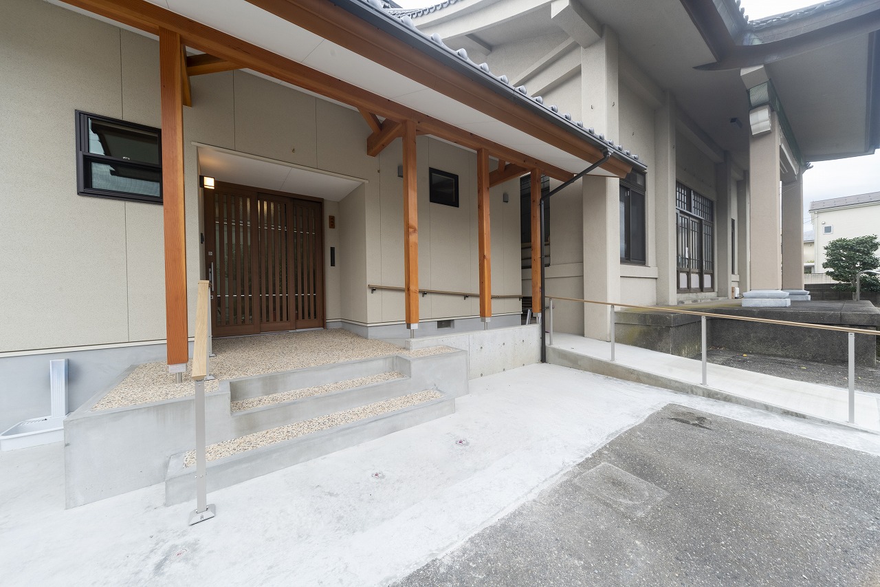 玄関ポーチまわり